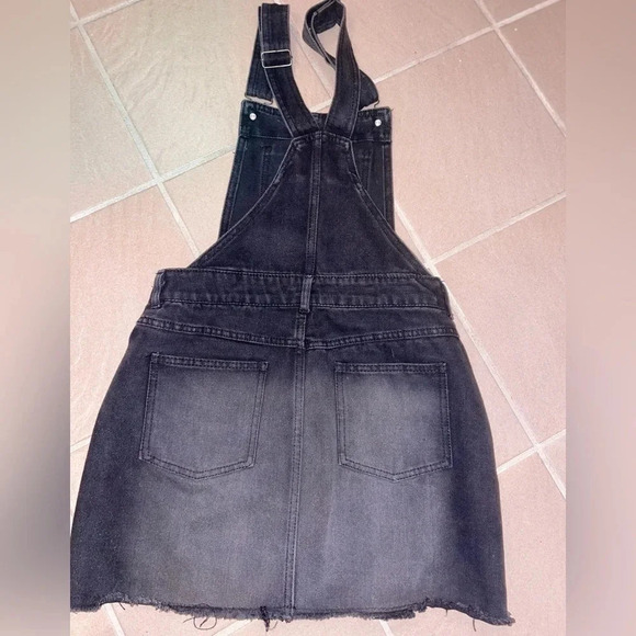 - LOVE TREE DENIM WASHED BLACK RAW HEM OVERALL DRESS SIZE SMALL - Picture 6 of 12